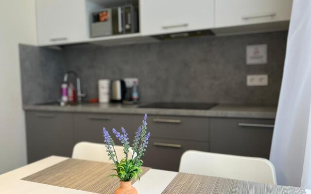 V Moskovskom Rayone Metro Kupchino Apartment