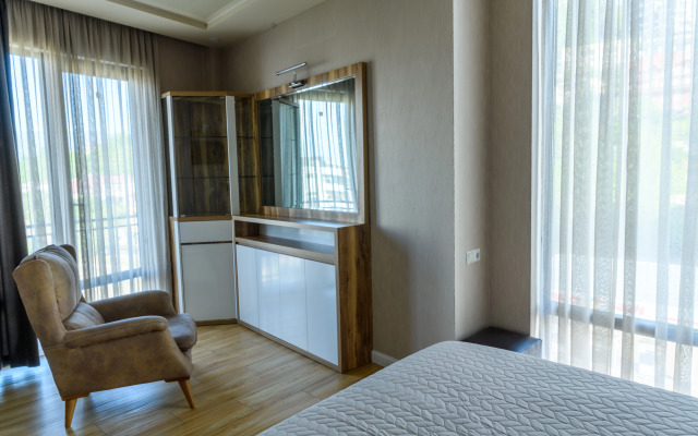 Sunny Hotel