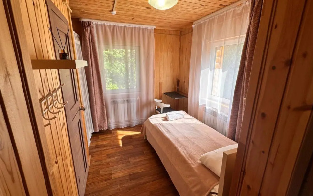 Guest house Gostevoj dom FOREST TRAIL
