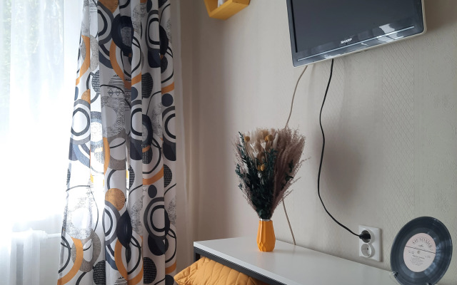 Uyutnoe mesto u Rybnoj derevni Flat