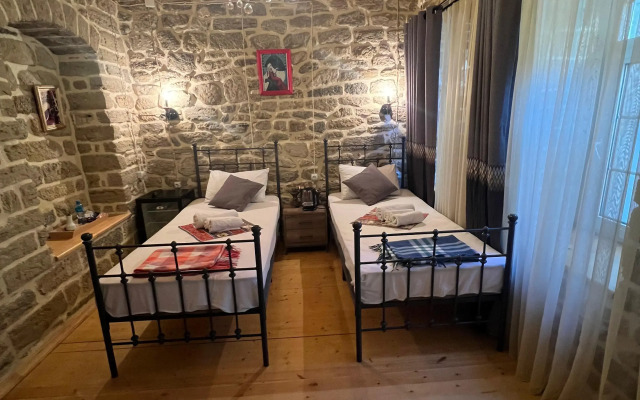 Old Rooms Hotel