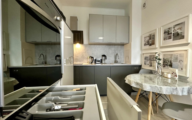 Yevro Dvushka V Zhk Artlayn Apartments