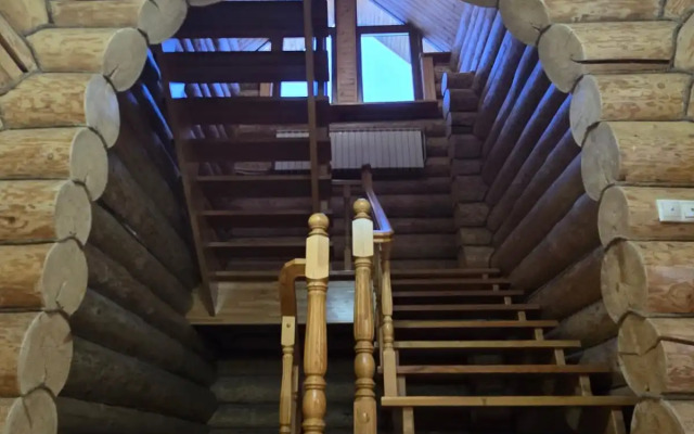 Частный дом Уница 300кв.м на первой линии озера Селигере