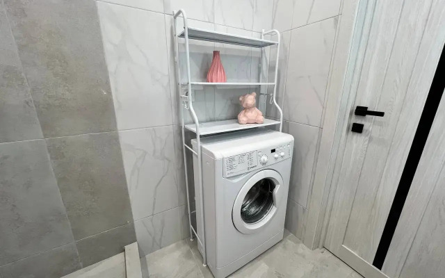 Trekhmestnye s Vidom na Reku Flat