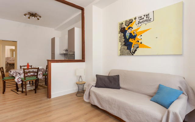 Gloden House Apartments