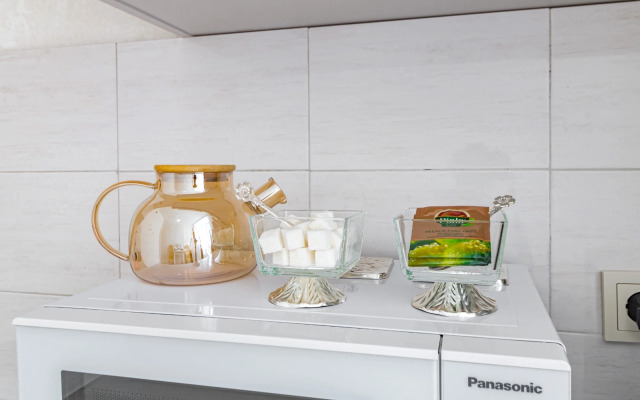 Svetlye I Uyutnye Ryadom S Ekspo Apartments