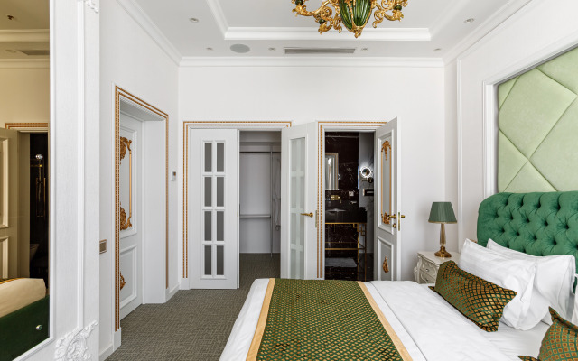 Brosko Moscow Hotel