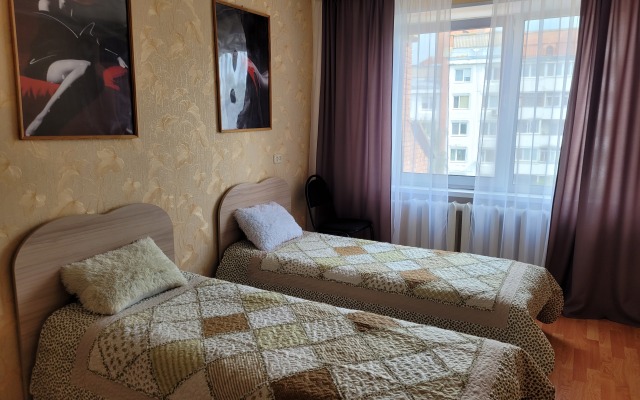 Na Frunze v tsentre Razmeshchenie do 10-ti chelovek Apartments