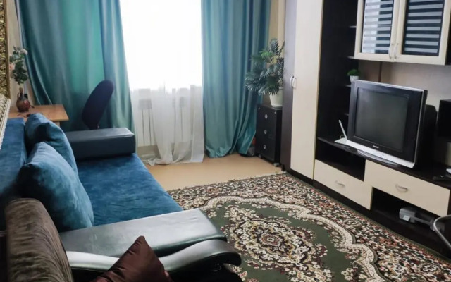 Dvukhkomnatnaya Kvartira Ul Starykh Bolshevikov Flat