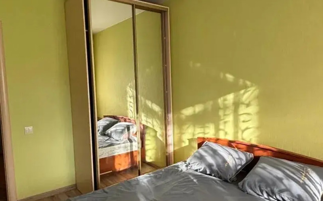 Квартира Трехкомнатная С Балконом