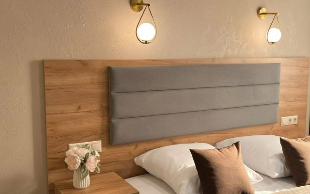 Отель Менуа