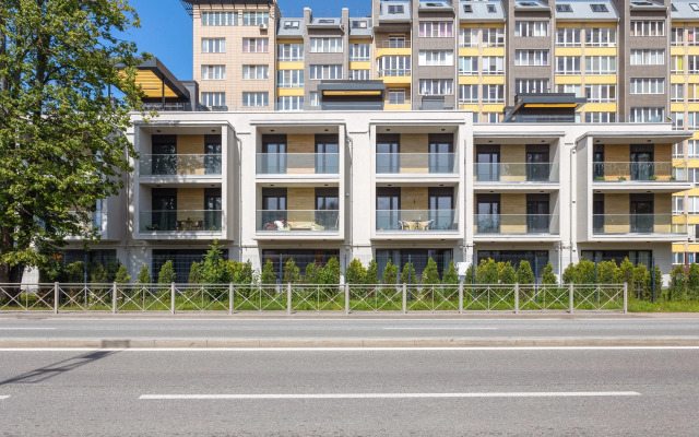 Miniature Comfort Uyutnaya Studiya S Terrasoy Apartments