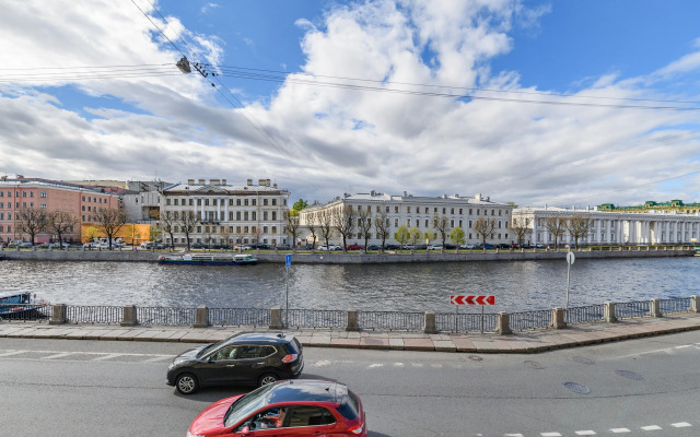 Апартаменты в видом на реку Фонтанку