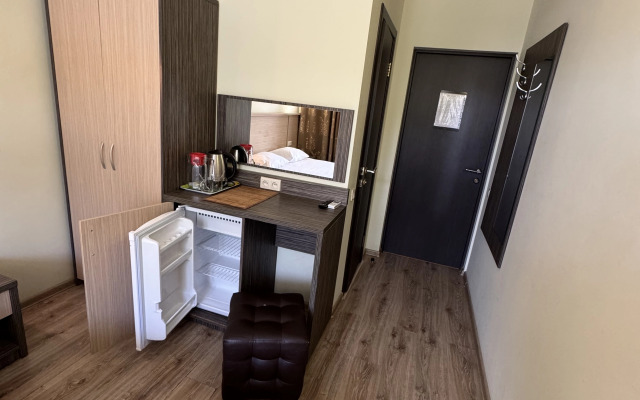5 Guest House