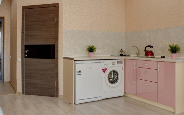 Апартаменты Студия с Видом на Город на площади МОПРа