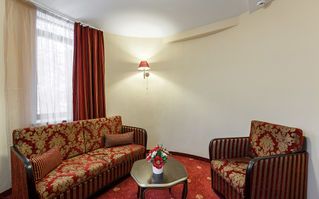 Klub-Hotel Korona