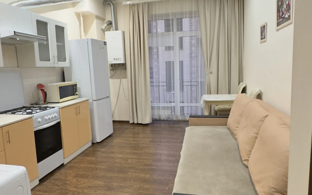 Ryadom S Istochnikom I Parkom Flat