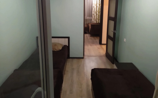 8 otdelnykh spalnykh mest Flat