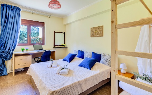 Cretan Sunny Villa Heated Pool