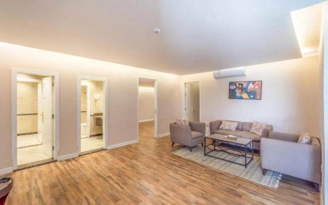 Отель Seven Gardens Hotel