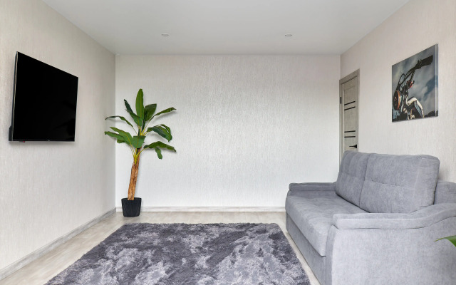 2kh Komnatnye Na Ulitse Yeniseyskaya 8 Apartment