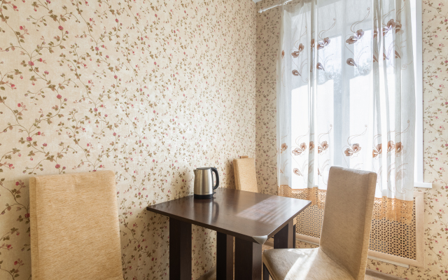 Uyutnaya s kaminom v istoricheskom centre goroda Flat
