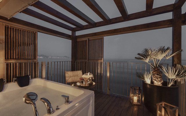En Vie Beach Boutique Hotel