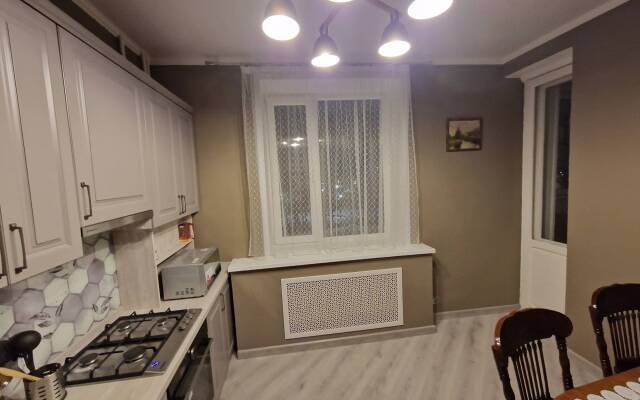U Pushkinskogo Teatra Tsentr Flat