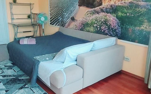 Uyutnaya kvartira s shikarnym vidom iz okna Flat