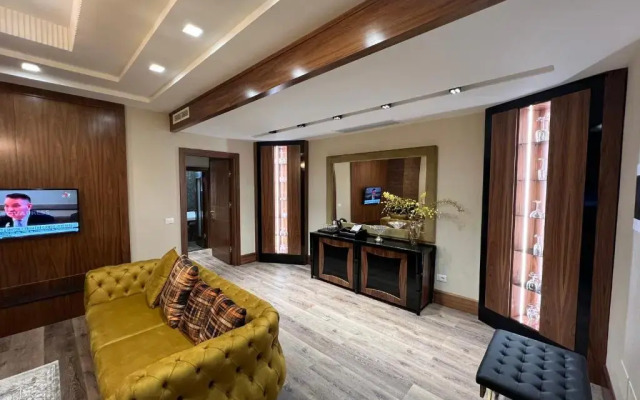 Golden Palace Hotel