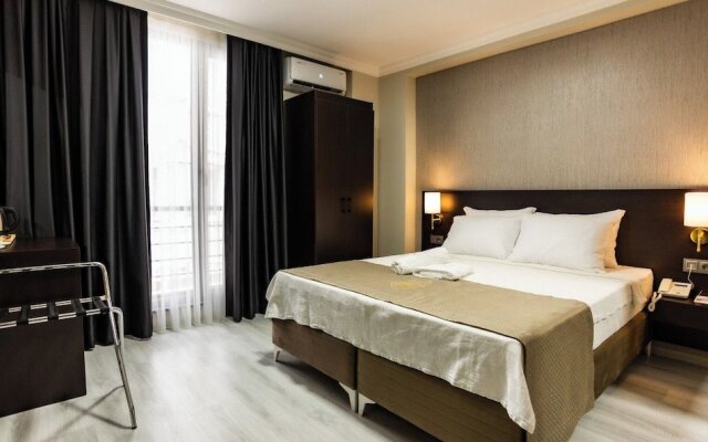 Mays Royal Hotel