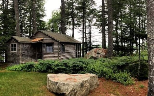 Вилла Camp on Beautiful Toddy Pond