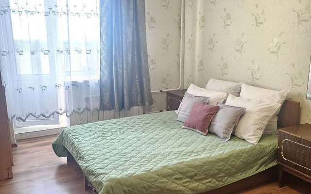 Prostornaya Dvukhkomnatnaya Na 10 Etazhe Flat