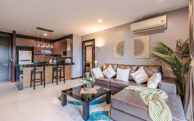 Апартаменты Majestic 2BR Residence with garden view in Regent