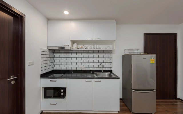 Апартаменты Suite Sangir Rawai Beachfront Title Condo