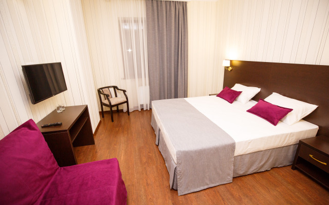 Отель Мелитон