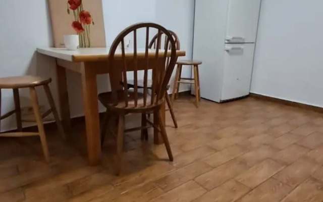 Na Chernitsynskom Proyezde, 8s1 Flat
