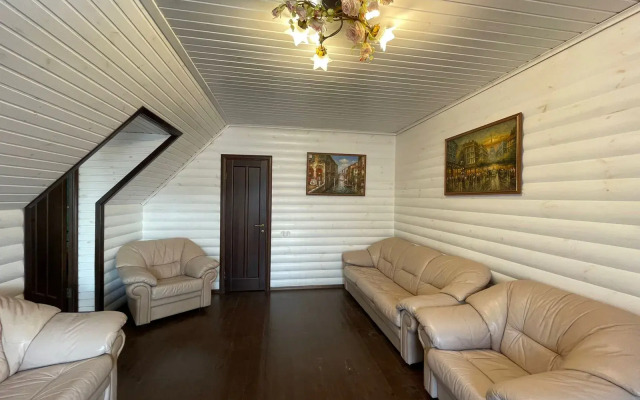 Частный Дом на Берегу Моря с Бассейном