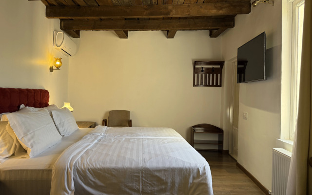Usman Heritage Mini-hotel
