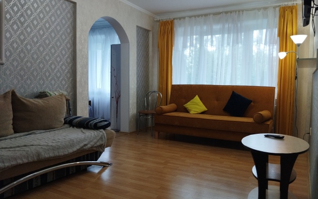 Dvukhkomnatnaya Vozle Tsentra Flat
