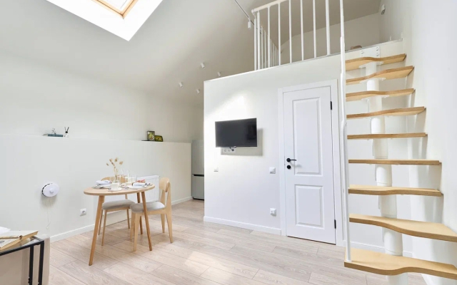 Квартира FlаtStay Двушка мансарда нa 4 чeлoвeка