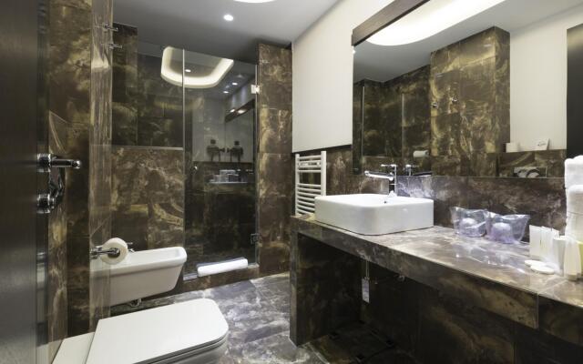 Constantine the Great Hotel