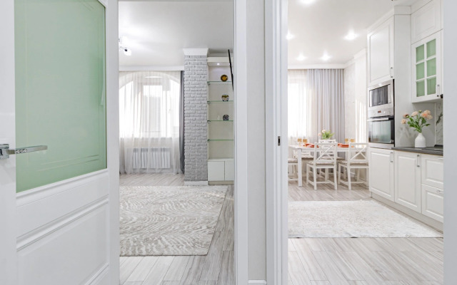 Svetlye I Uyutnye Ryadom S Botanicheskim Sadom Apartments