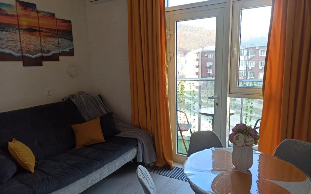 Квартира дизайнерская четырехместная с балконом