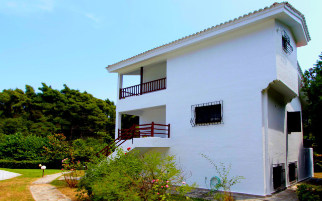 Lorenia Sea Side Elani Villa