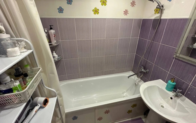 Na Ulitse Bratyev Zhabrovykh  3 Flat