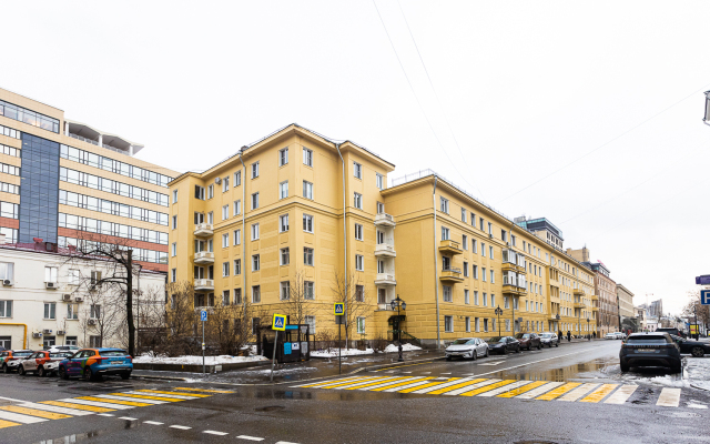Бахрушина 1 Apartments