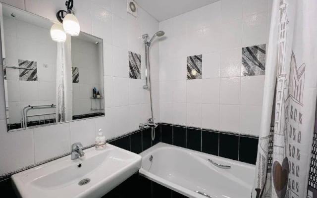 Апартаменты Уютные в Самом Центре Города Aparts.