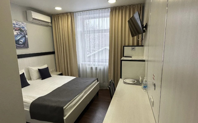 Отель RedFox в центре