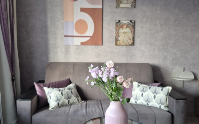 Dizaynerskaya "Modern" Flat